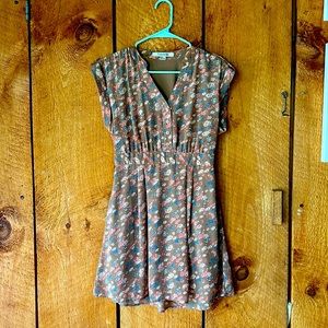 Adorable floral spring / summer dress